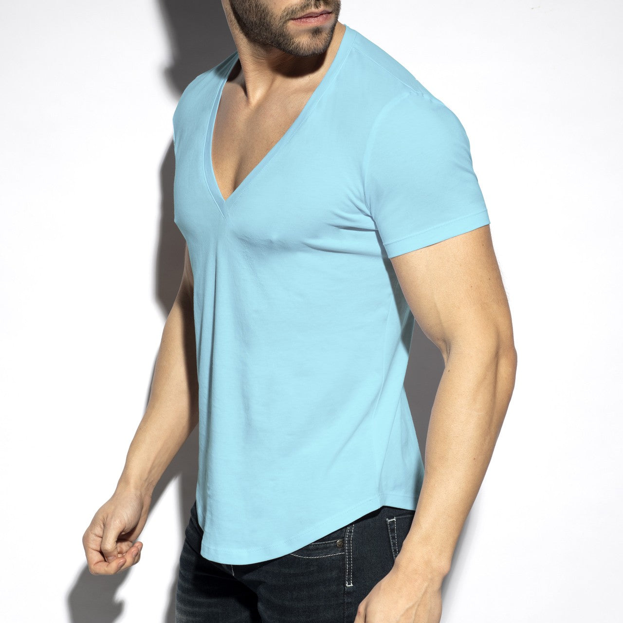 DEEP V-NECK T-SHIRT