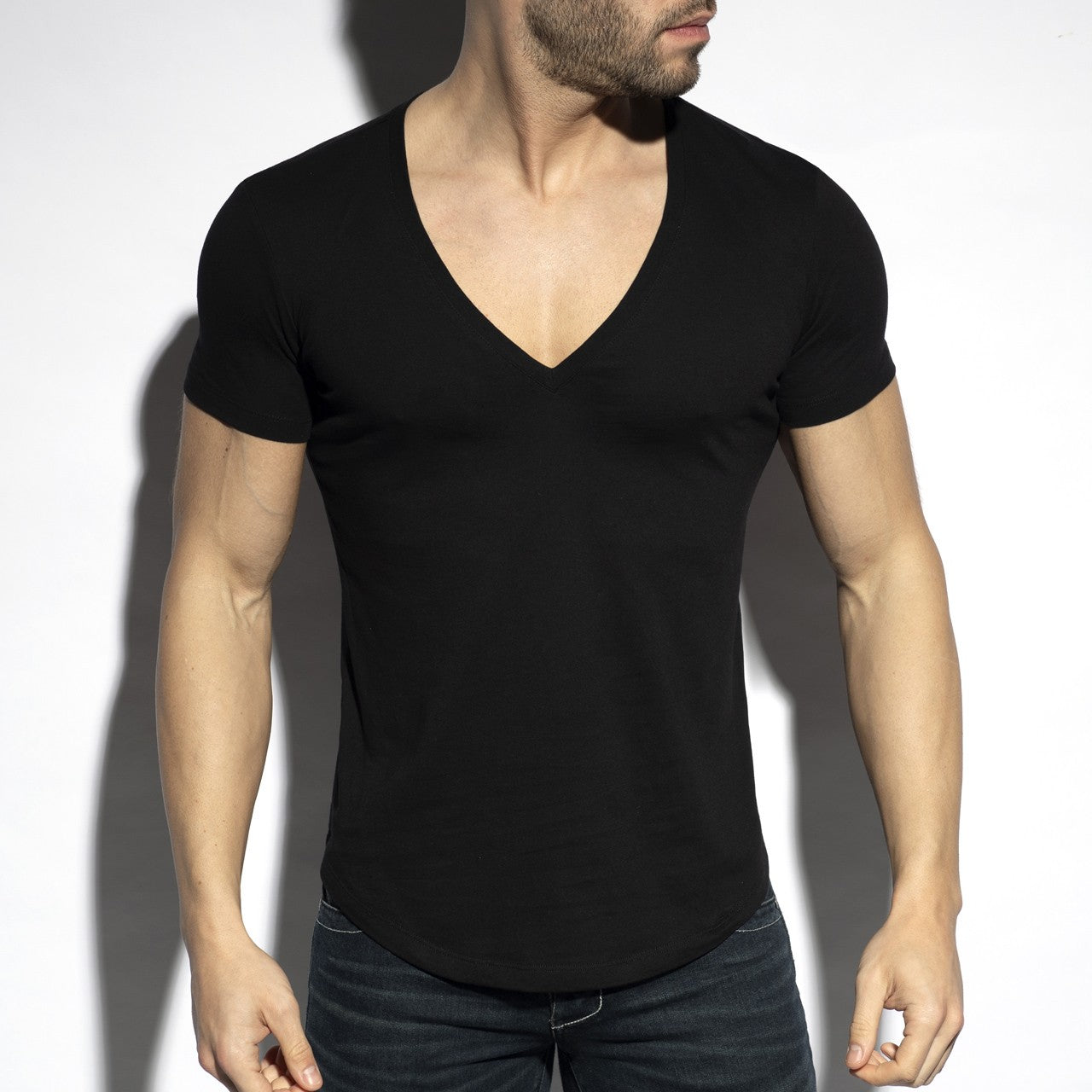DEEP V-NECK T-SHIRT