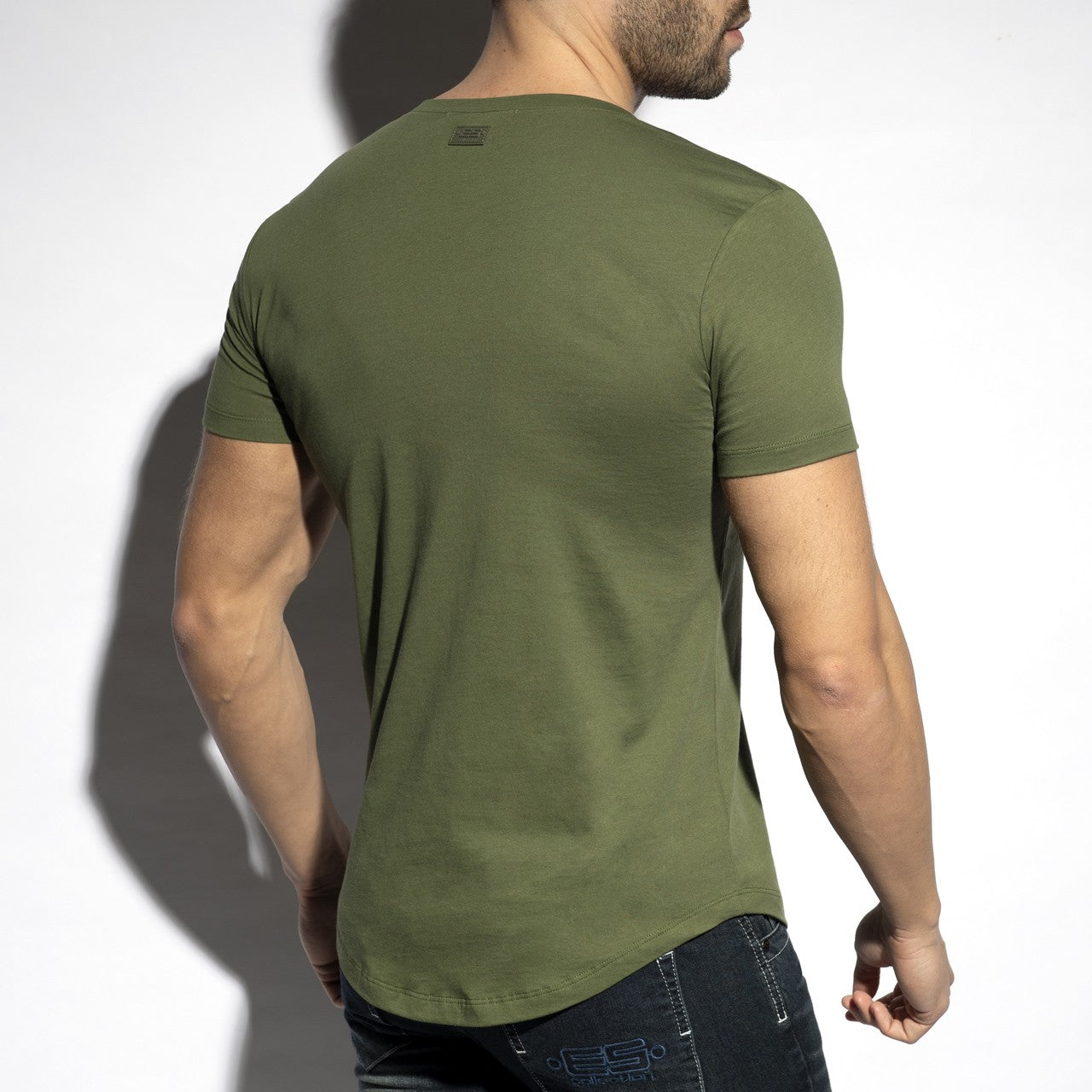 DEEP V-NECK T-SHIRT