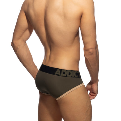 NAKED FEELING BRIEF